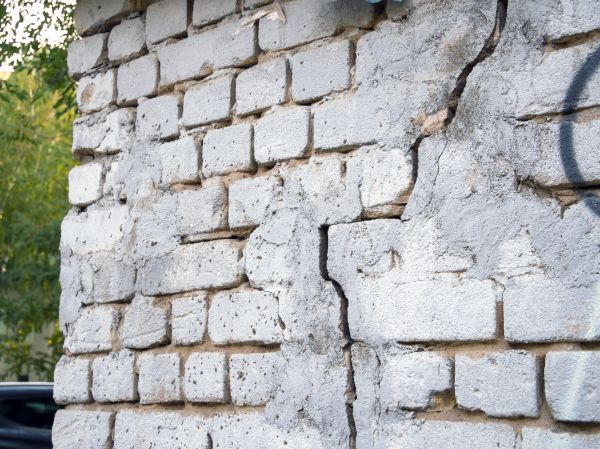 Cracked Brick Wall Repair in Fort Smith
